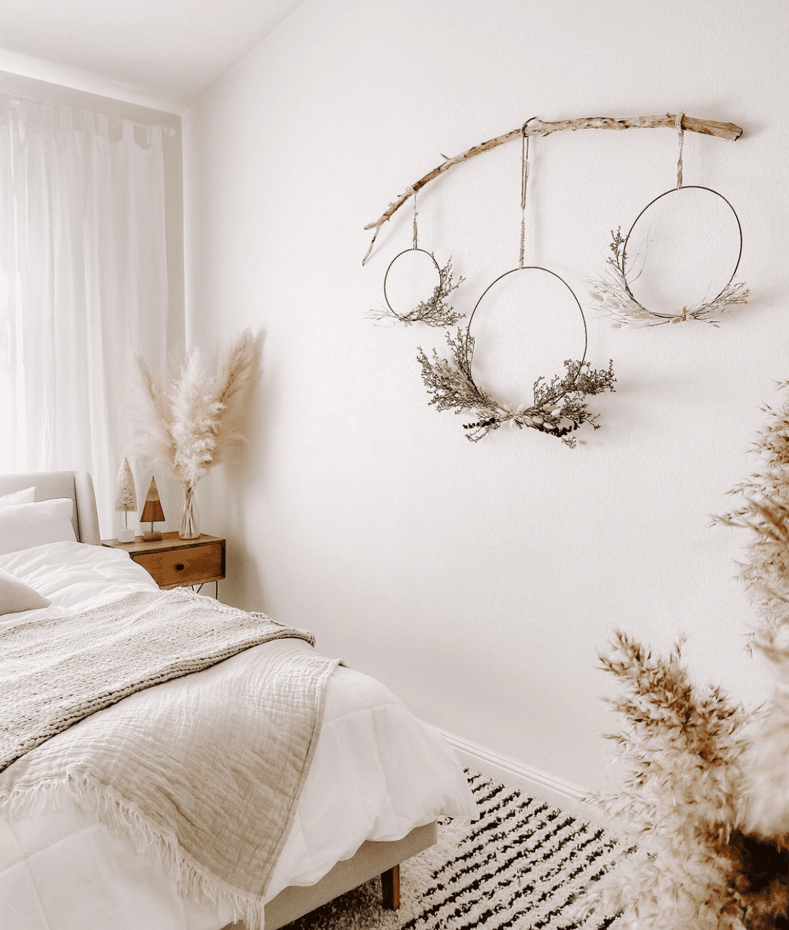 boho-style christmas bedroom ideas